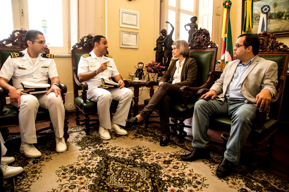 30.10.2019 - Prefeita Paula Mascarenhas em reunião  com o capitão de Mar e Guerra Reinaldo dos Santos, sobre convênio entre a capitania dos Portos e a Prefeitura para a Operação Verão 2020 - Foto: Gustavo Vara