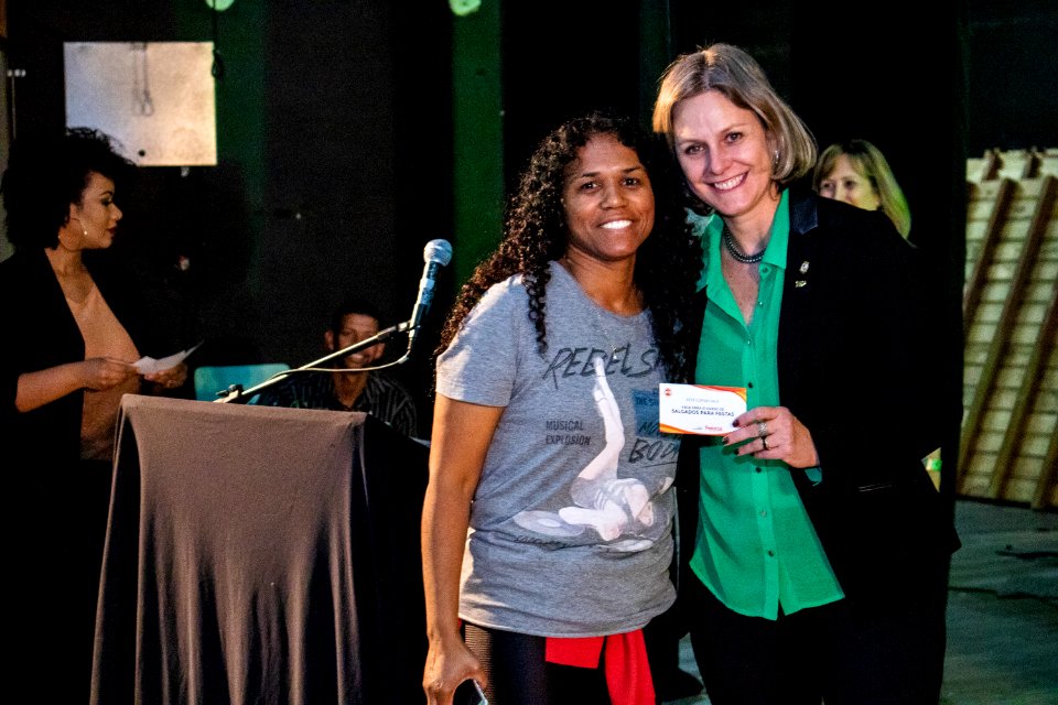 29.11.2019 - Prefeita Paula Mascarenhas e o vice Idemar Barz prestigiam a formatura dos cursos do projeto de Geração de Emprego e Renda da SHRF - Foto Michel Corvello