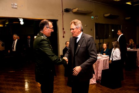 17.10.2019 - Vice-prefeito Idemar Barz recebe medalha Academia de Letras - Foto Michel Corvello