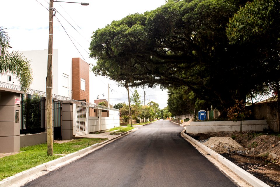 11.02.2020 - Pavimentação de vias do Recanto de Portugal como parte do projeto de requalificação - Foto Michel Corvello