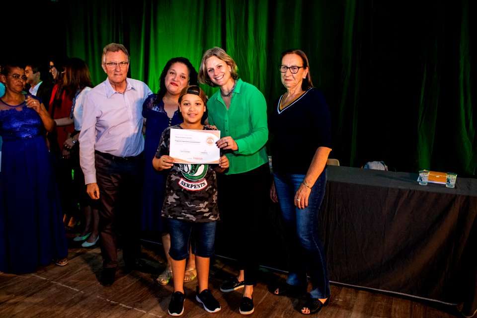 29.11.2019 - Prefeita Paula Mascarenhas e o vice Idemar Barz prestigiam a formatura dos cursos do projeto de Geração de Emprego e Renda da SHRF - Foto Michel Corvello