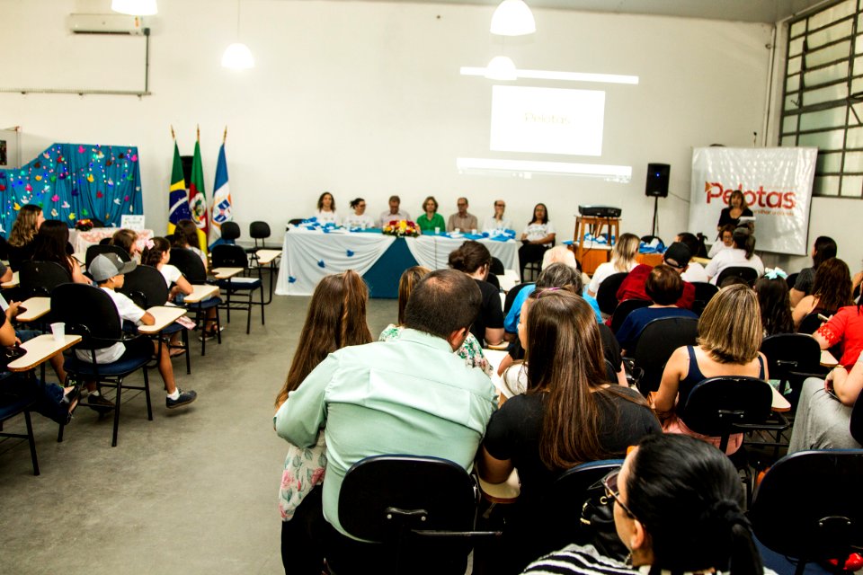 28.11.2019 - Prefeita Paula Mascarenhas  e o vice Idemar Barz participam do lançamento do livro ‘Escola: Uma proposta de Paz - Foto: Gustavo Vara