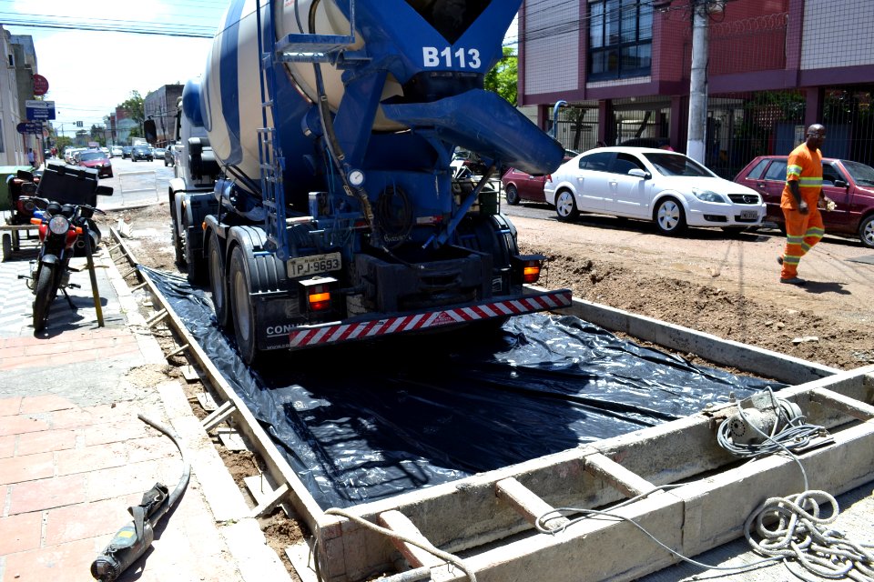 07-11-2019 -SEPLAG - Concretagem do corredor de Ônibus Deodoro - Foto Janine Tomberg (15)
