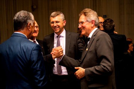 17.10.2019 - Vice-prefeito Idemar Barz recebe medalha Academia de Letras - Foto Michel Corvello