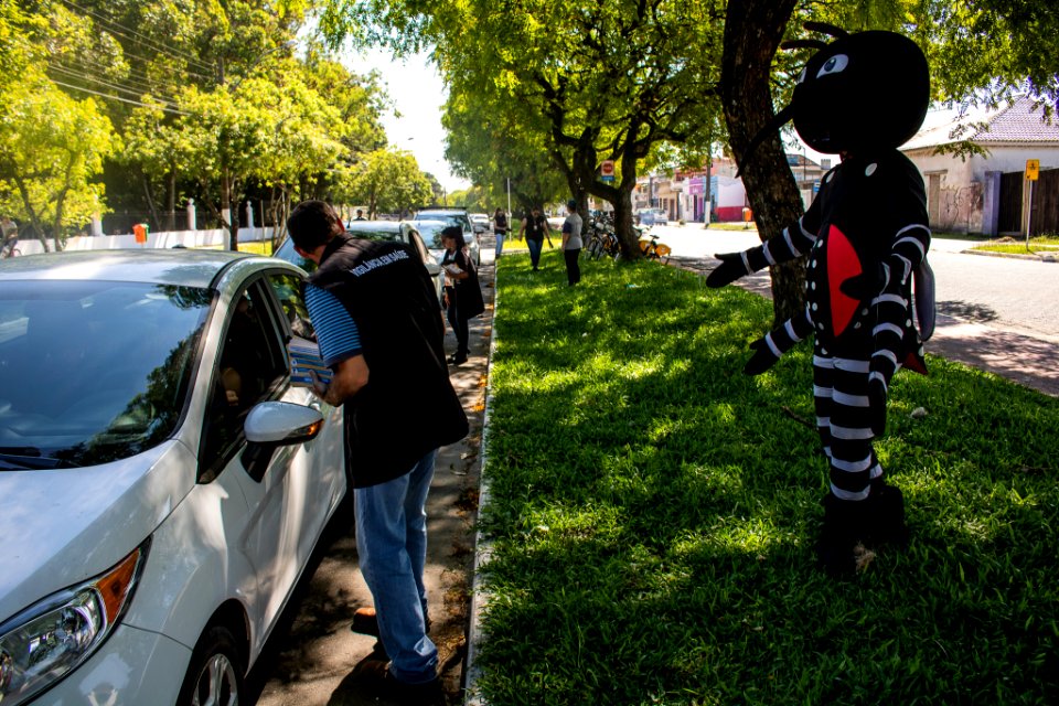 20.11.2019 - Blitz educativa combate ao Aedes - Foto Michel Corvello