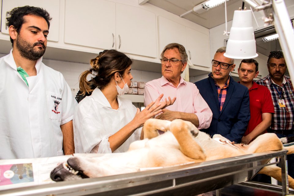 04.12.2019 - Vice-prefeito Idemar Barz visita ao castramóvel de Rio Grande na Coordenadoria Municipal de Defesa dos Direitos Animais - Foto Michel Corvello