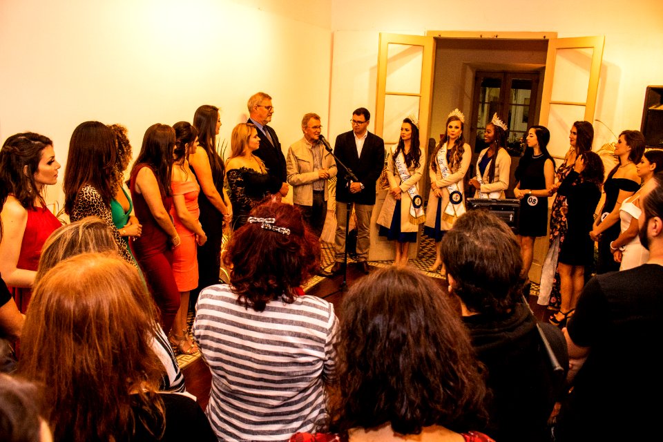 12.11.2019 - Vice-prefeito Idemar Barz prestigia a apresentação das candidatas a Baronesa da Fenadoce 2020 - Foto Michel Corvello