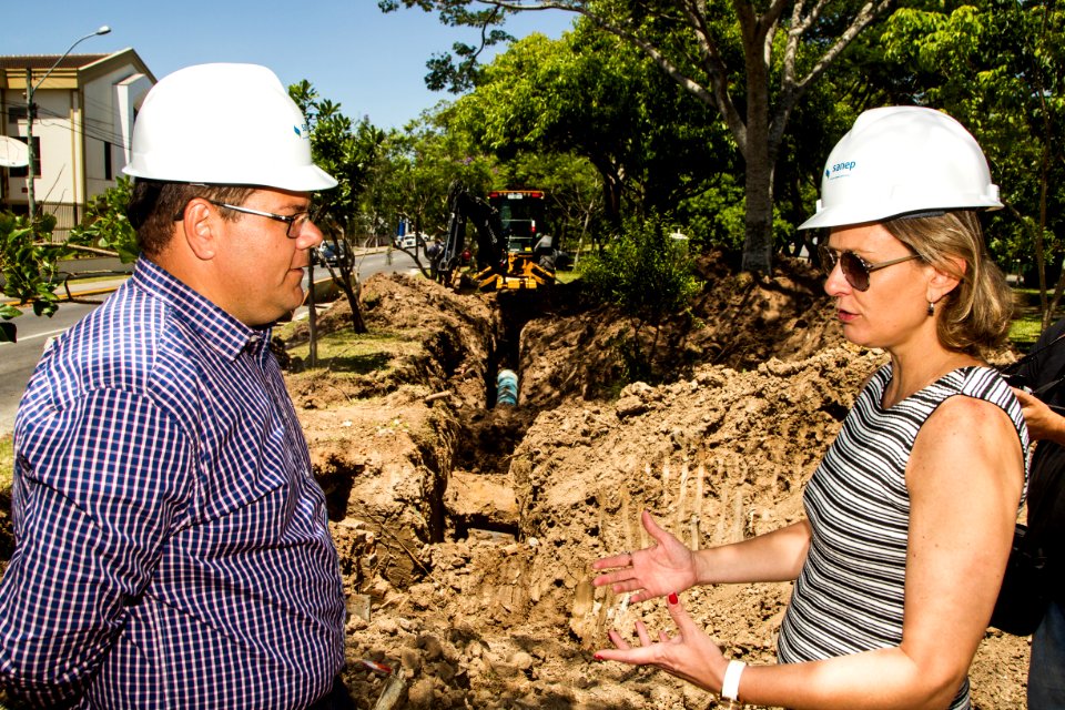 19.12.2019 - Prefeita Paula Mascarenhas visita às obras do Sanep  na Praça do Colono, rua Barão de Azevedo Machado (entre Gonçalves Chaves e JK), avenida Ildefonso em frente a Mario Peiruque  - Foto: Gustavo Vara