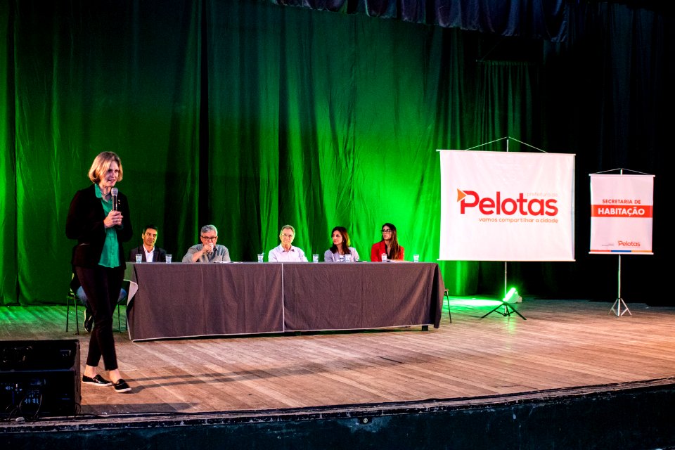 29.11.2019 - Prefeita Paula Mascarenhas e o vice Idemar Barz prestigiam a formatura dos cursos do projeto de Geração de Emprego e Renda da SHRF - Foto Michel Corvello
