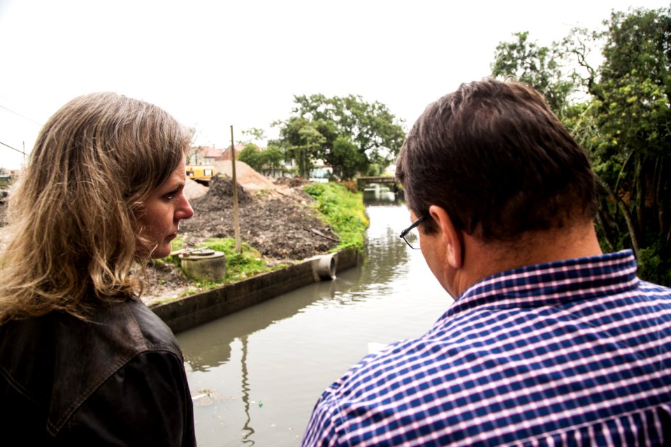 04.10.2019 - Prefeita Paula Mascarenhas vistoria sistema de drenagem na Casa de Bomba Anglo e obra na rua Gomes Carneiro - Foto: Gustavo Vara