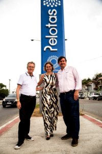 06.01.2019 - Prefeita Paula Mascarenhas e o vice Idemar Barz  visitam o novo pórtico instalado em uma das 4 entradas da cidade, na Viscondessa da Graça - Foto: Gustavo Vara