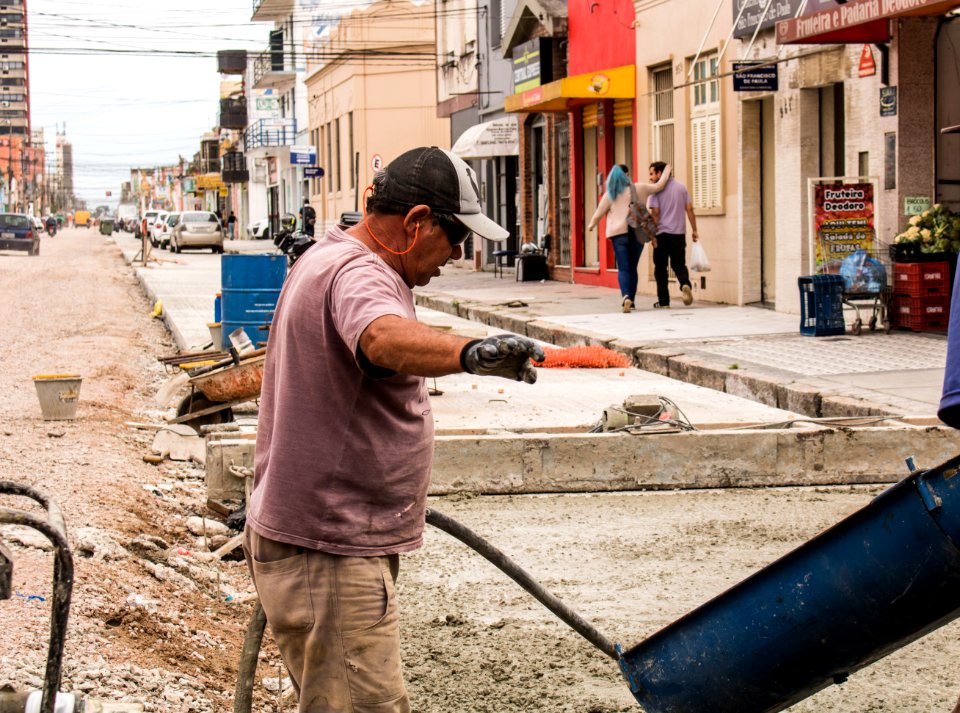05.11.2019 - Colocação de asfalto na Deodoro - Foto Michel Corvello