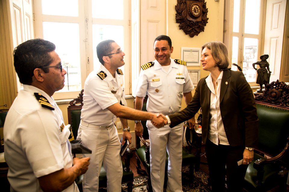 30.10.2019 - Prefeita Paula Mascarenhas em reunião  com o capitão de Mar e Guerra Reinaldo dos Santos, sobre convênio entre a capitania dos Portos e a Prefeitura para a Operação Verão 2020 - Foto: Gustavo Vara