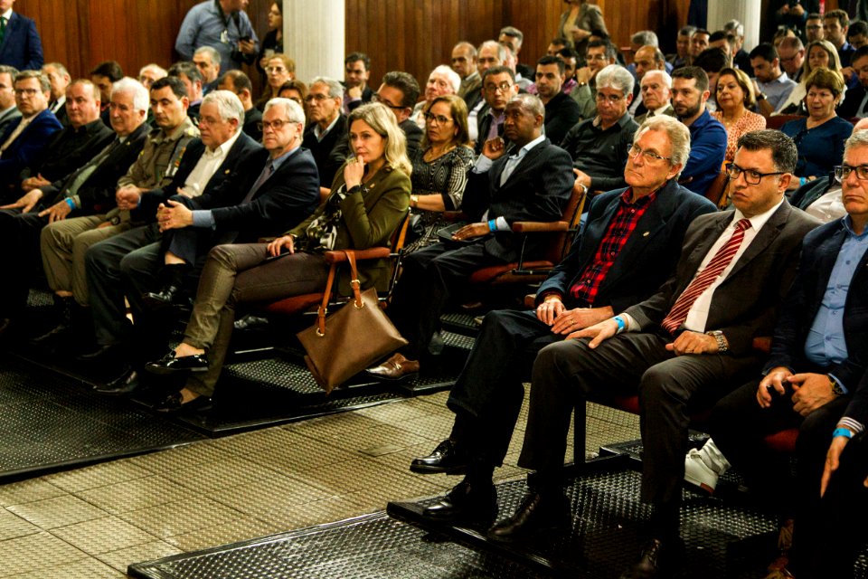 18.10.2019 - Prefeita Paula Mascarenhas participa da palestra do presidente da Câmara dos Deputados, Rodrigo Maia, promovida pelo deputado federal Daniel Trzeciak - Foto: Gustavo Vara