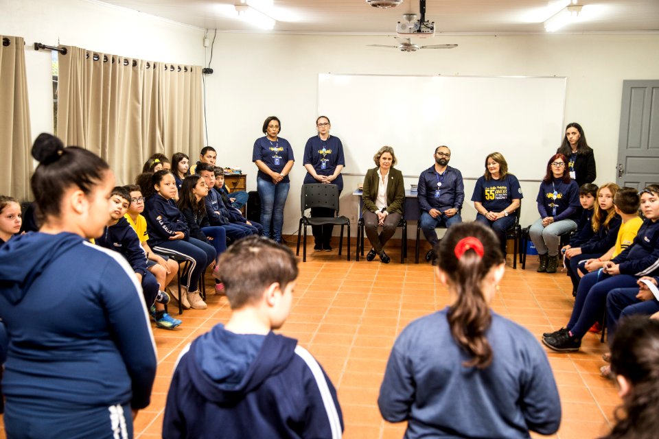 30.10.2019 - Prefeita Paula Mascarenhas visita os alunos dos 4º anos da Escola La Salle - Foto: Gustavo Vara