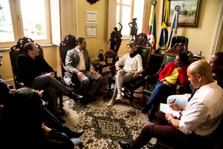 31.10.2019 - A adesão de Pelotas ao Sistema Nacional de Promoção da Igualdade Racial (Sinapir) e a implementação de políticas públicas com foco na temática foram discutidos pela prefeita Paula Mascarenhas em reunião nesta quinta-feira (31)  - Foto: Gustav