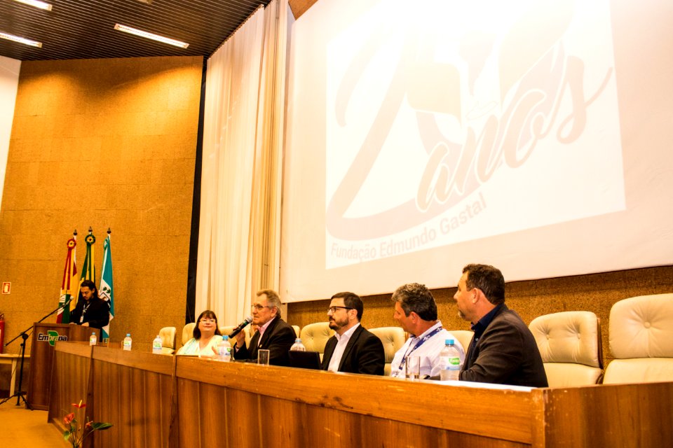 01.10.2019 - Vice-prefeito Idemar Barz prestigia o 20º Aniversário da Fapeg - Foto Michel Corvello