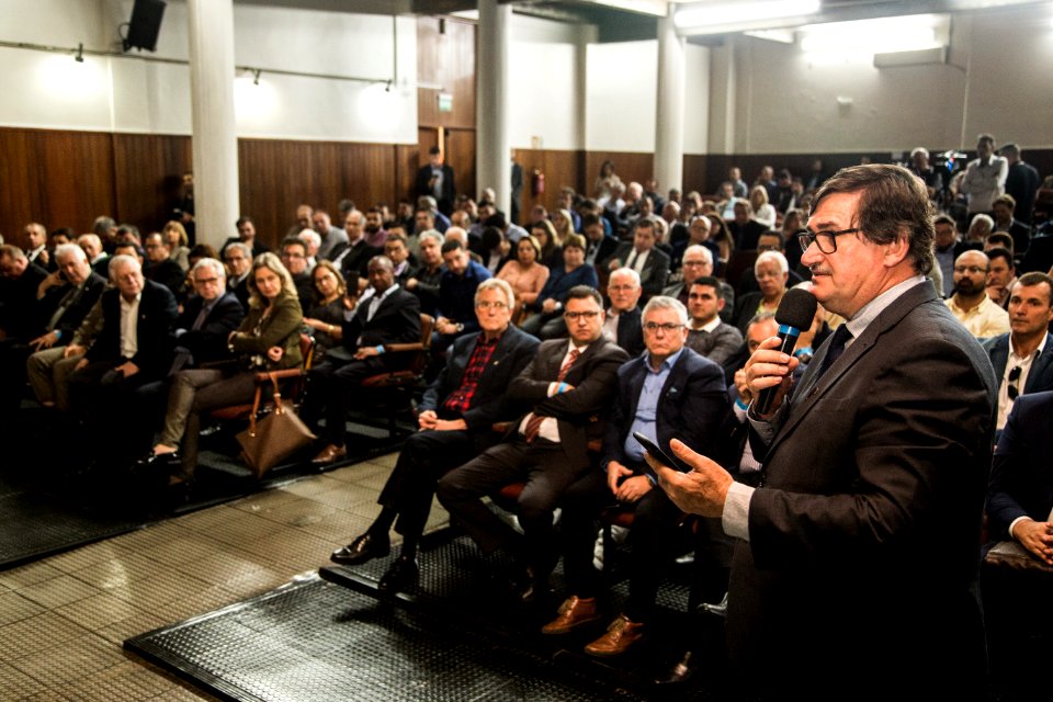 18.10.2019 - Prefeita Paula Mascarenhas participa da palestra do presidente da Câmara dos Deputados, Rodrigo Maia, promovida pelo deputado federal Daniel Trzeciak - Foto: Gustavo Vara