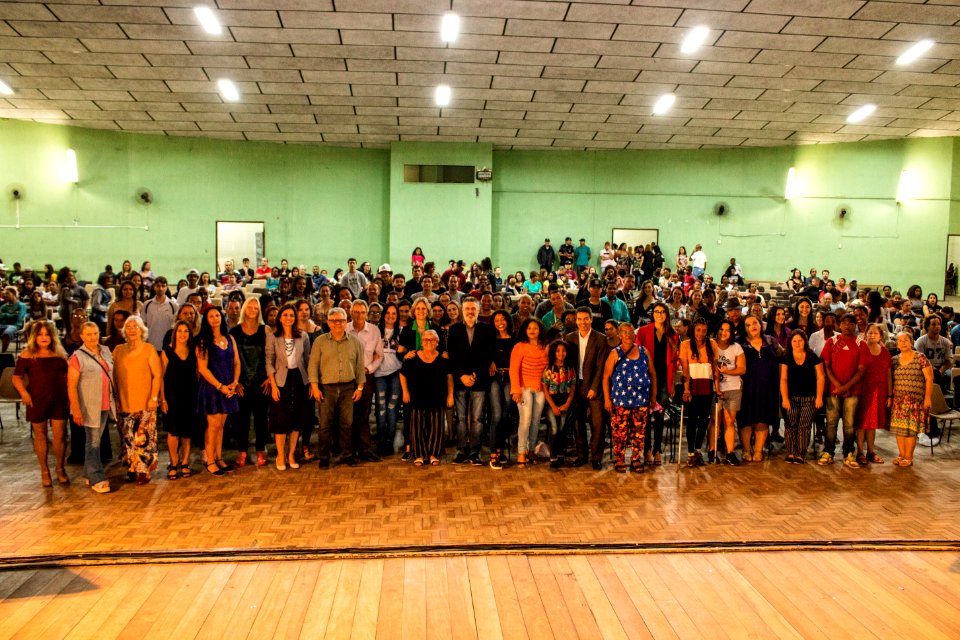 29.11.2019 - Prefeita Paula Mascarenhas e o vice Idemar Barz prestigiam a formatura dos cursos do projeto de Geração de Emprego e Renda da SHRF - Foto Michel Corvello