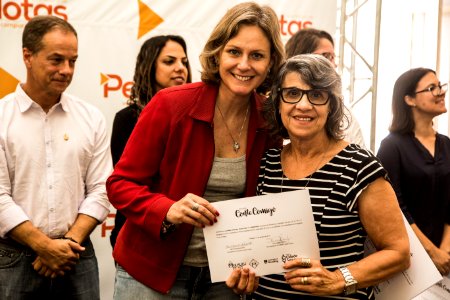17.12.2019 - Prefeita Paula Mascarenhas entrega os certificados da formatura da metodologia Conte Comigo - Foto: Gustavo Vara