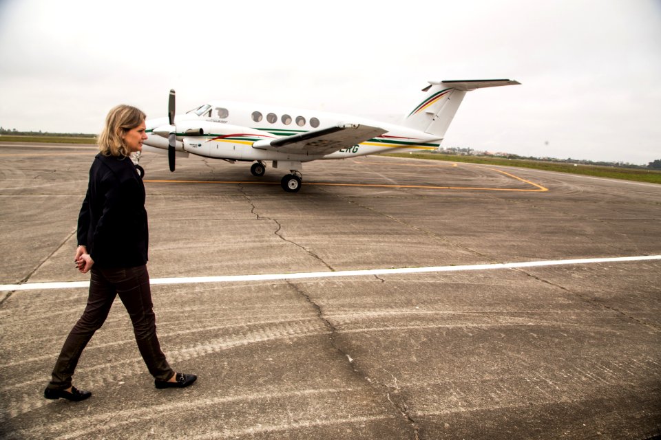 25.09.2019 - Prefeita Paula Mascarenhas recepciona o Governador Eduardo Leite no aeroporto de Pelotas - Foto: Gustavo Vara