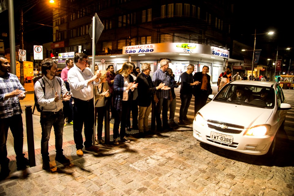 30.09.2019 - Prefeita Paula Mascarenhas e o vice Idemar Barz na caminhada de entrega do Calçadão da rua Andrade Neves - Foto: Gustavo Vara