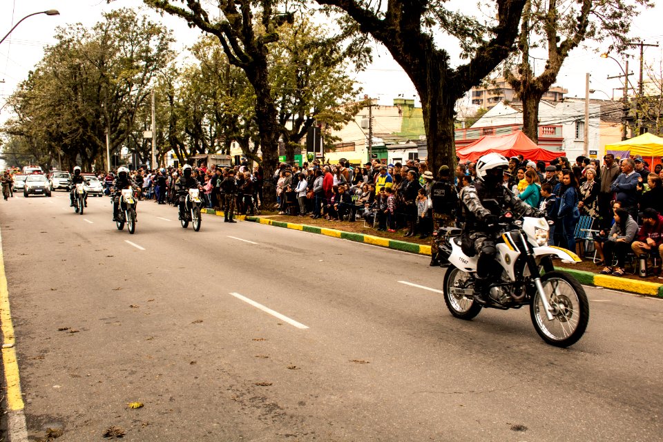 07.09.2019 - Prefeita Paula e o vice-prefeito Idemar Barz prestigiam desfile cívico militar de 7 de setembro - Foto Michel Corvello