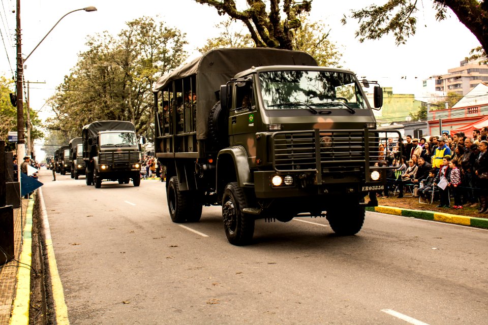 07.09.2019 - Prefeita Paula e o vice-prefeito Idemar Barz prestigiam desfile cívico militar de 7 de setembro - Foto Michel Corvello