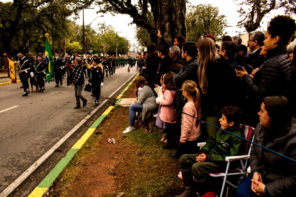 07.09.2019 - Prefeita Paula e o vice-prefeito Idemar Barz prestigiam desfile cívico militar de 7 de setembro - Foto Michel Corvello
