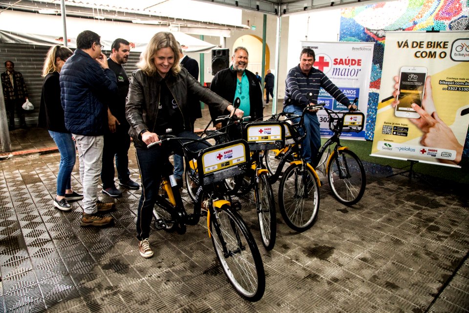 04.10.2019 - Prefeita Paula Mascarenhas no evento de início do Bikepel - Foto: Gustavo Vara
