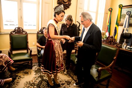 24.09.2019 - Prefeita Paula Mascarenhas e o vice Idemar Barz recebem convite para a Oktoberfest Pelotas - Foto: Gustavo Vara