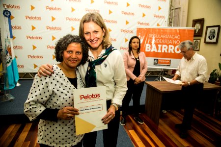 29.08.2019 - Prefeita Paula Mascarenhas realiza a entrega da regularização fundiária do Quarteirão Fragata - Foto: Gustavo Vara