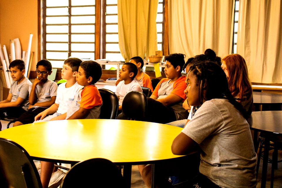11.10.2019 - Apresentação dos alunos sobre a Olimpíada de Astronomia e Mostra Brasileira de Foguetes - Foto Michel Corvello