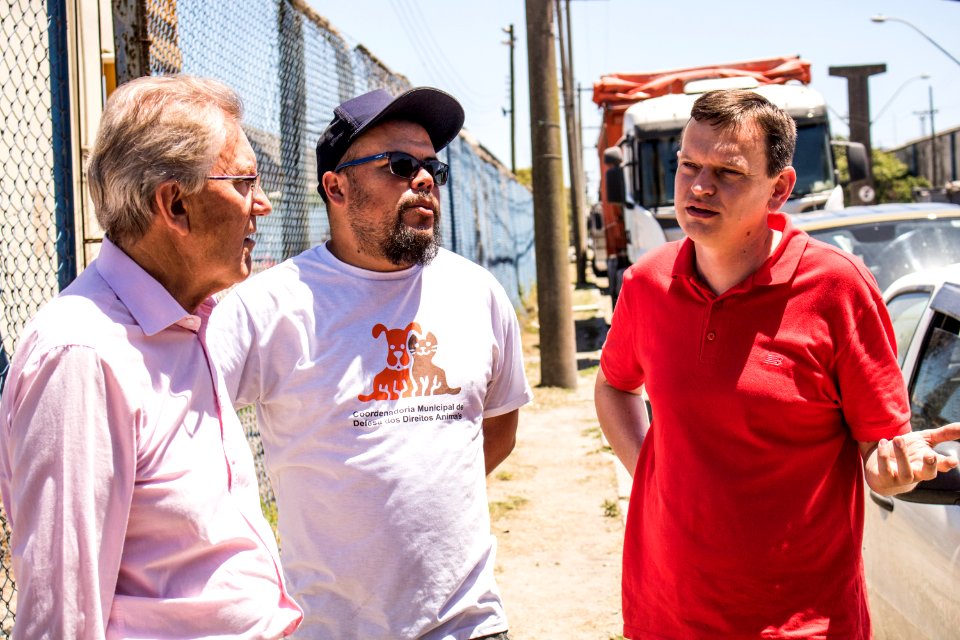 04.12.2019 - Vice-prefeito Idemar Barz visita ao castramóvel de Rio Grande na Coordenadoria Municipal de Defesa dos Direitos Animais - Foto Michel Corvello