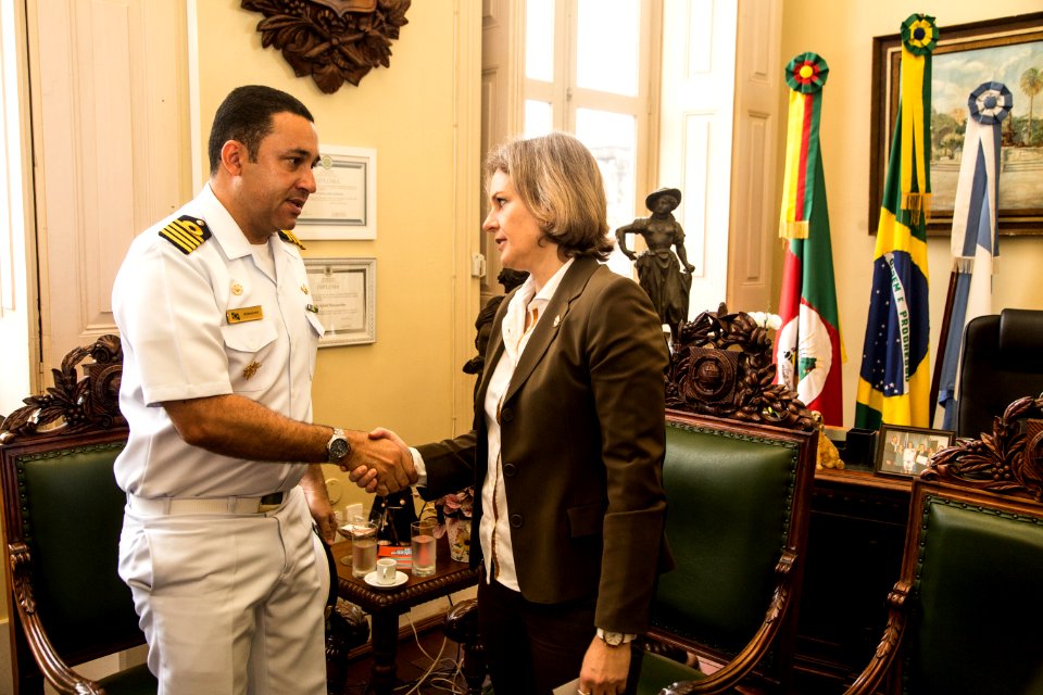 30.10.2019 - Prefeita Paula Mascarenhas em reunião  com o capitão de Mar e Guerra Reinaldo dos Santos, sobre convênio entre a capitania dos Portos e a Prefeitura para a Operação Verão 2020 - Foto: Gustavo Vara