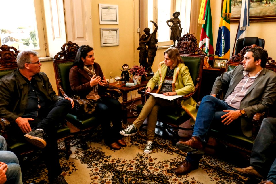 23.08.2019 - Prefeita Paula Mascarenhas em reunião com diretoria da Cosulati - Foto Michel Corvello