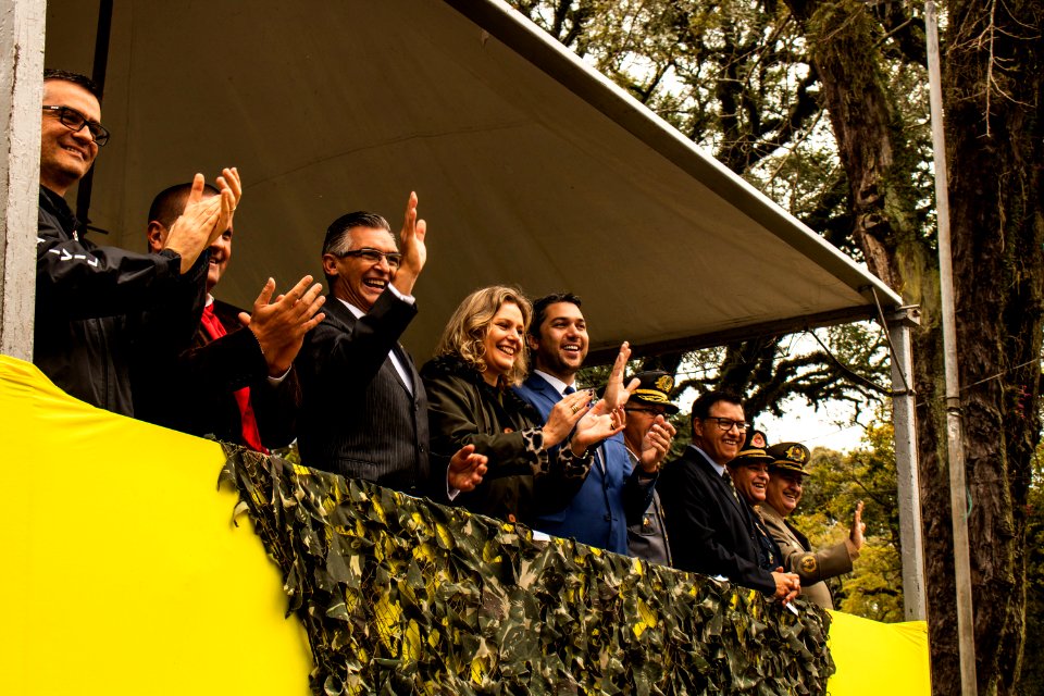 07.09.2019 - Prefeita Paula e o vice-prefeito Idemar Barz prestigiam desfile cívico militar de 7 de setembro - Foto Michel Corvello