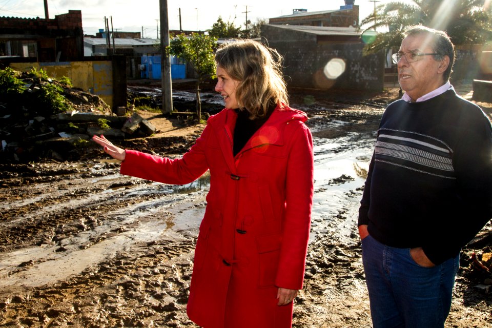 12.09.2019 - Prefeita Paula Mascarenhas  durante visita a um dos pontos da cidade que passou por alagamentos, no Corredor do Obelisco - Foto: Gustavo Vara