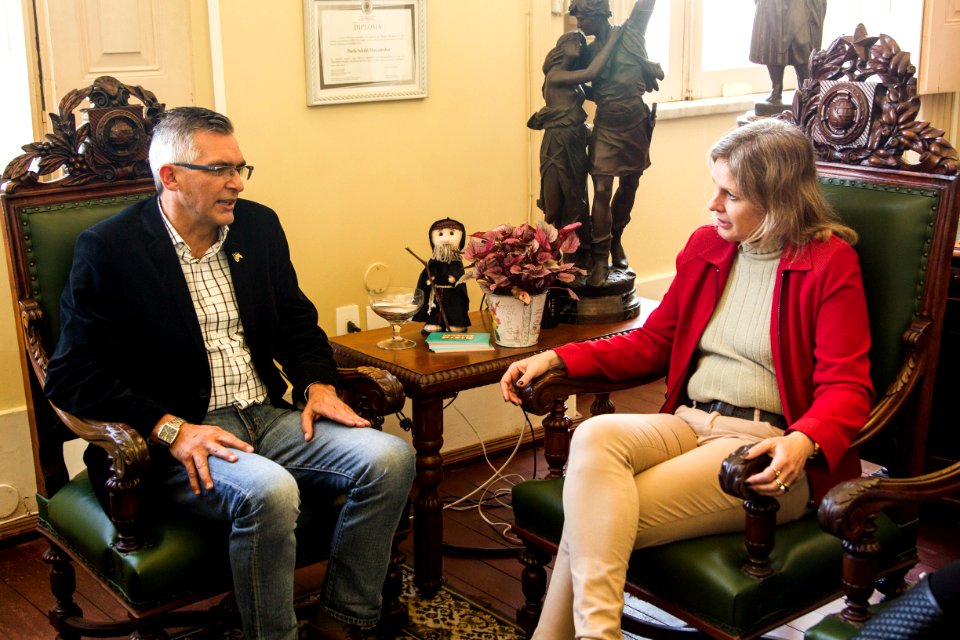 19.09.2019 - Prefeita Paula Mascarenhas visita o novo laboratório de informática da Emef Mário Meneghetti - Foto: Gustavo Vara