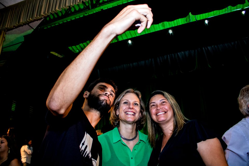 29.11.2019 - Prefeita Paula Mascarenhas e o vice Idemar Barz prestigiam a formatura dos cursos do projeto de Geração de Emprego e Renda da SHRF - Foto Michel Corvello