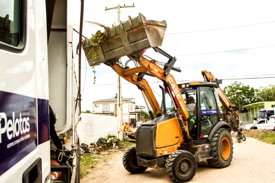 25.11.2019 - Mutirão de limpeza no Fragata - Foto: Gustavo Vara