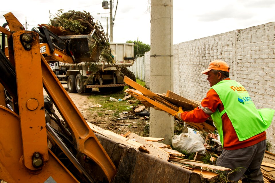 25.11.2019 - Mutirão de limpeza no Fragata - Foto: Gustavo Vara