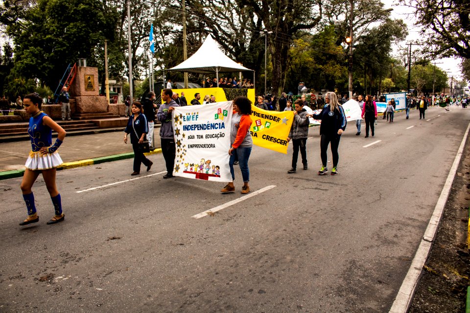 07.09.2019 - Prefeita Paula e o vice-prefeito Idemar Barz prestigiam desfile cívico militar de 7 de setembro - Foto Michel Corvello