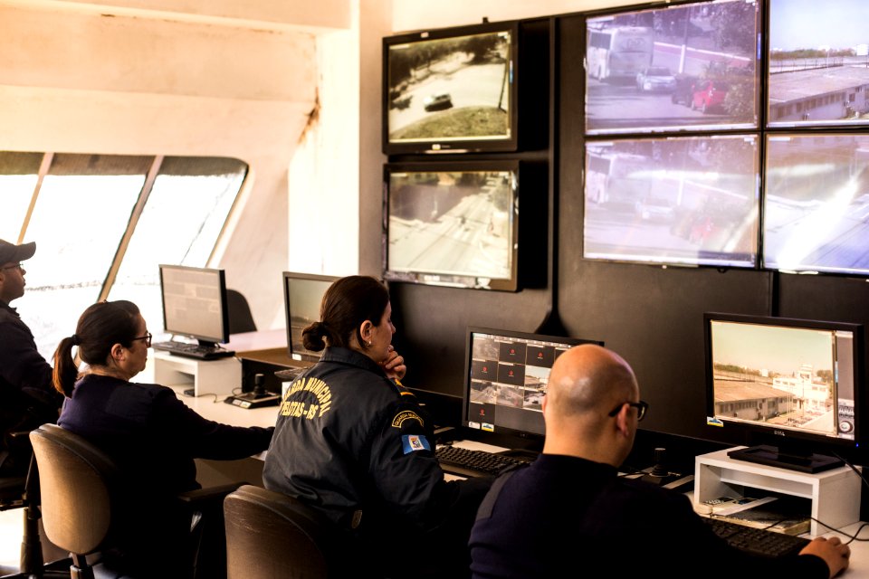 27.08.2019 - Jornal do Almoço ao vivo da sala de monitoramento da SSP, com apresentação dos dados do GGI pela prefeita Paula Mascarenhas - Foto: Gustavo Vara