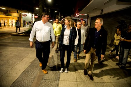 30.09.2019 - Prefeita Paula Mascarenhas e o vice Idemar Barz na caminhada de entrega do Calçadão da rua Andrade Neves - Foto: Gustavo Vara