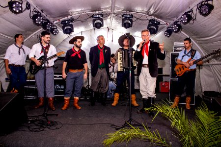 19.09.2019 - Vice-prefeito Idemar Barz prestigia show do grupo Querência - Foto Michel Corvello