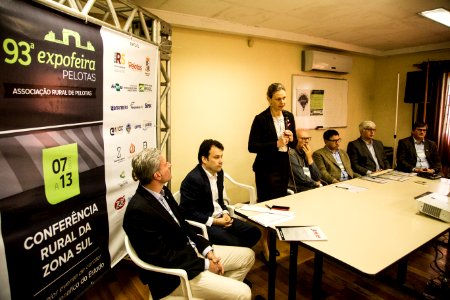 08.10.2019 -  Prefeita Paula Mascarenhas participa da mesa de abertura do 7º Seminário sobre florestas plantadas - Foto: Gustavo Vara