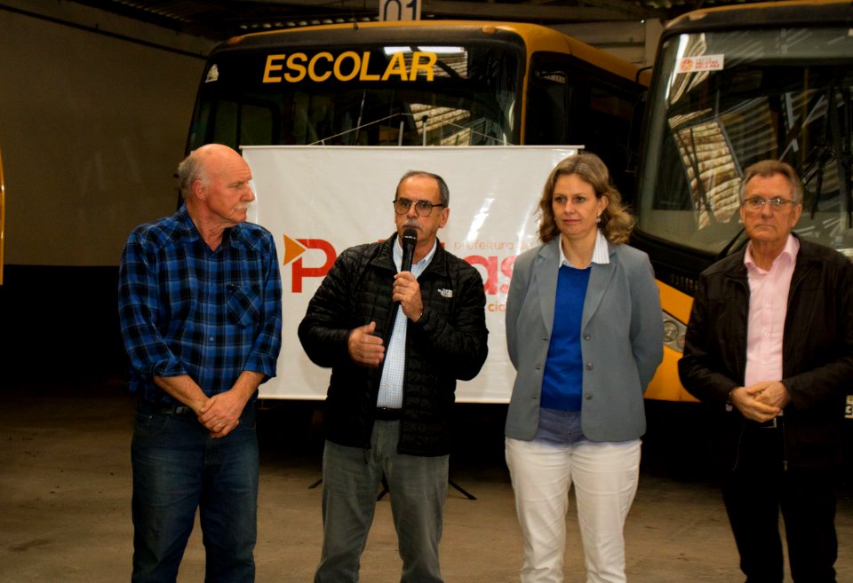 30.08.19 Prefeita entrega ônibus escolar para escolas da zona rural - Foto: Adriana Rabassa