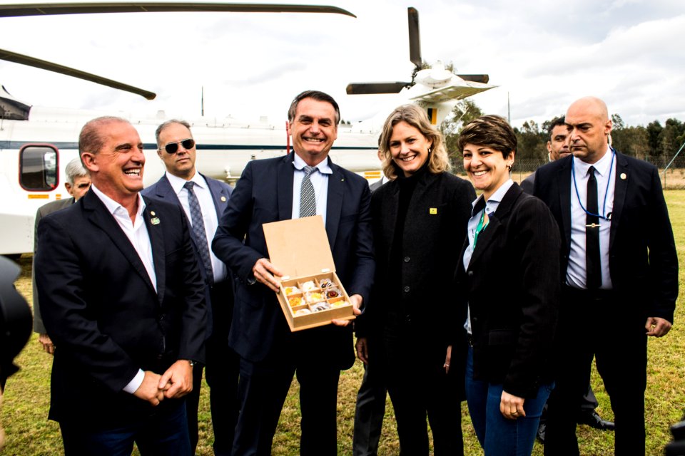 12.08.2019 - Prefeita Paula Mascarenhas recepciona presidente da República em Pelotas - Foto Michel Corvello