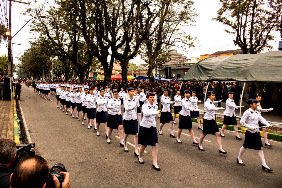 07.09.2019 - Prefeita Paula e o vice-prefeito Idemar Barz prestigiam desfile cívico militar de 7 de setembro - Foto Michel Corvello